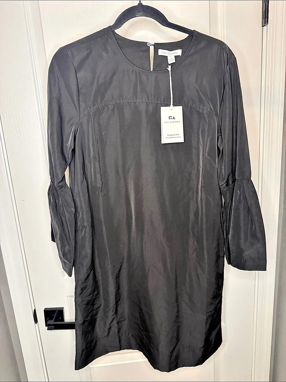 Free Assembly Bell-Sleeve Mini Shift Dress Black Small